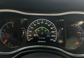 Подержанный автомобиль Jeep Grand Cherokee 2013 года (13 фото)