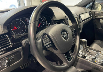 Подержанный автомобиль Volkswagen Touareg 2017 года (13 фото)