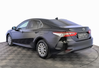 Подержанный автомобиль Toyota Camry Sedan 2020 года (7 фото)
