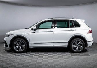 Подержанный автомобиль Volkswagen Tiguan 2021 года (8 фото)