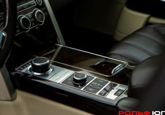 Подержанный автомобиль Land Rover Range Rover 2014 года (19 фото)