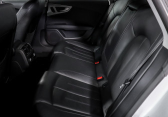 Подержанный автомобиль Audi A7 2013 года (10 фото)
