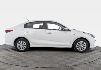 Подержанный автомобиль Kia Rio Sedan 2020 года (4 фото)