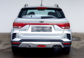 Подержанный автомобиль Kia Rio Hatchback 2021 года (6 фото)