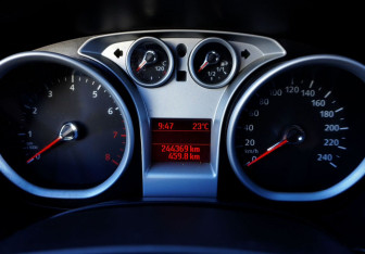 Подержанный автомобиль Ford Focus Hatchback 2010 года (15 фото)