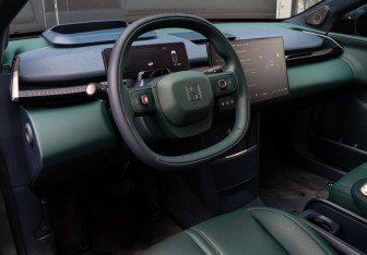 Подержанный автомобиль Zeekr X 2023 года (13 фото)