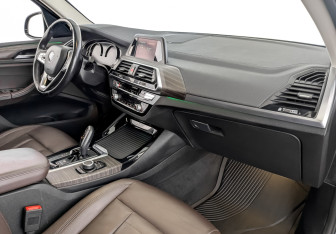 Подержанный автомобиль BMW X3 2019 года (11 фото)
