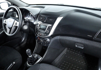 Подержанный автомобиль Hyundai Solaris Sedan 2014 года (7 фото)