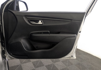 Подержанный автомобиль Kia Rio Hatchback 2021 года (24 фото)