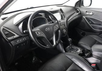Подержанный автомобиль Hyundai Santa Fe 2013 года (9 фото)