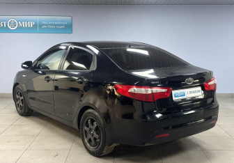 Подержанный автомобиль Kia Rio Sedan 2011 года (7 фото)