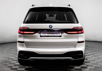 Подержанный автомобиль BMW X7 2024 года (6 фото)