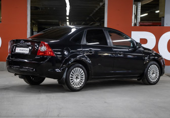 Подержанный автомобиль Ford Focus Sedan 2008 года (5 фото)