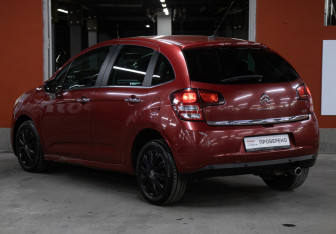 Подержанный автомобиль Citroen C3 Hatchback 2010 года (7 фото)