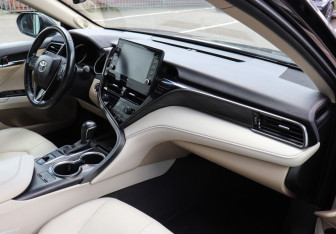 Подержанный автомобиль Toyota Camry Sedan 2021 года (8 фото)