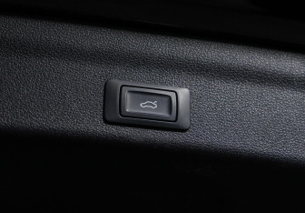 Подержанный автомобиль Audi A6 Wagon 2019 года (12 фото)