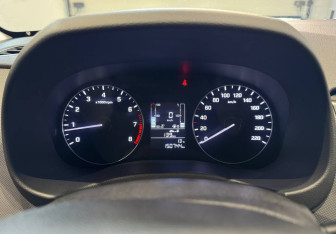 Подержанный автомобиль Hyundai Creta 2017 года (16 фото)