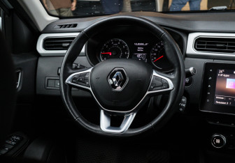 Подержанный автомобиль Renault Arkana 2021 года (11 фото)
