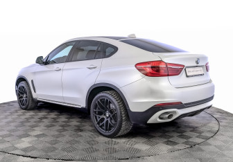 Подержанный автомобиль BMW X6 2016 года (7 фото)