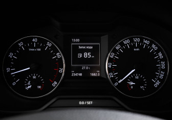 Подержанный автомобиль Skoda Octavia Liftback 2013 года (12 фото)
