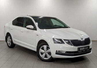 Подержанный автомобиль Skoda Octavia Liftback 2019 года (3 фото)