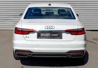 Подержанный автомобиль Audi A4 Sedan 2022 года (6 фото)