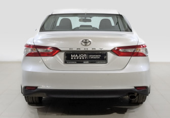 Подержанный автомобиль Toyota Camry Sedan 2021 года (6 фото)