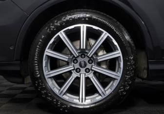 Подержанный автомобиль Audi Q7 2021 года (20 фото)
