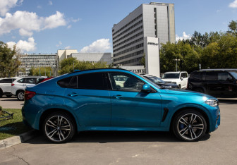 Подержанный автомобиль BMW X6 M 2019 года (3 фото)