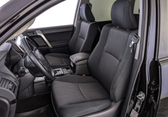 Подержанный автомобиль Toyota Land Cruiser Prado 2021 года (25 фото)