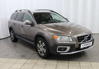 Подержанный автомобиль Volvo XC70 2012 года (3 фото)