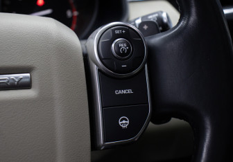 Подержанный автомобиль Land Rover Discovery 2018 года (21 фото)