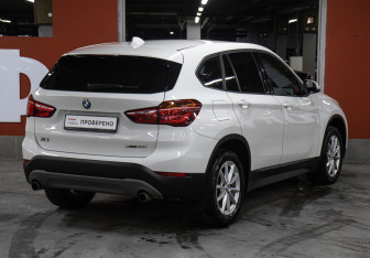 Подержанный автомобиль BMW X1 2018 года (5 фото)