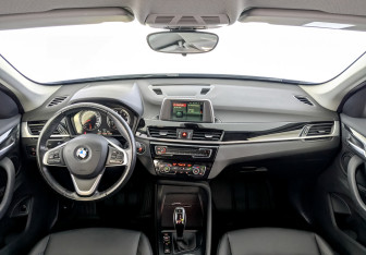 Подержанный автомобиль BMW X1 2018 года (14 фото)