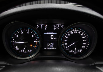 Подержанный автомобиль Toyota Land Cruiser Suv 2015 года (13 фото)