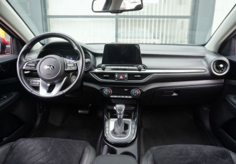 Подержанный автомобиль Kia Cerato Sedan 2019 года (12 фото)
