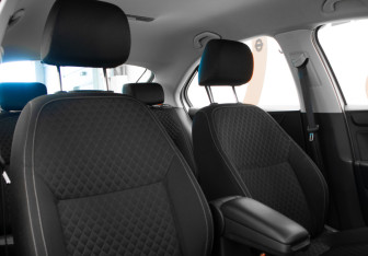 Подержанный автомобиль Skoda Rapid Liftback 2016 года (26 фото)