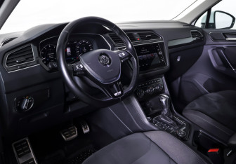 Подержанный автомобиль Volkswagen Tiguan 2017 года (15 фото)