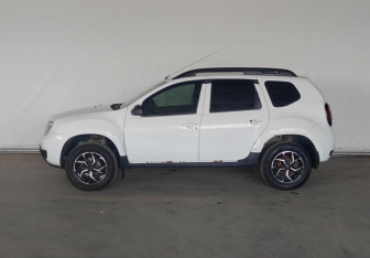 Подержанный автомобиль Renault Duster 2017 года (4 фото)