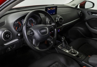 Подержанный автомобиль Audi A3 Hatchback 2013 года (10 фото)