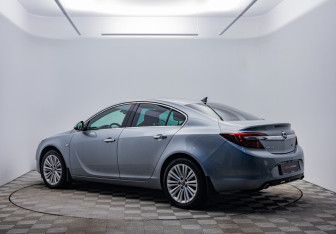 Подержанный автомобиль Opel Insignia Sedan 2014 года (7 фото)