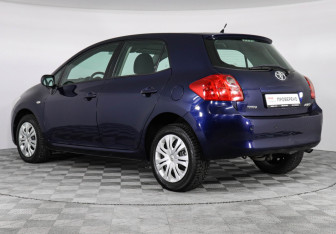 Подержанный автомобиль Toyota Auris Hatchback 2008 года (4 фото)