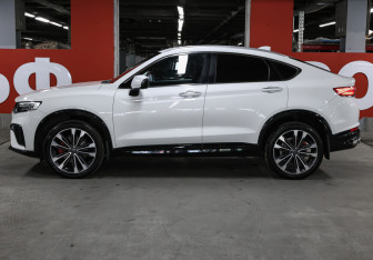 Подержанный автомобиль Geely Tugella 2023 года (8 фото)