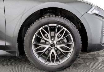 Подержанный автомобиль Kia K5 2020 года (18 фото)