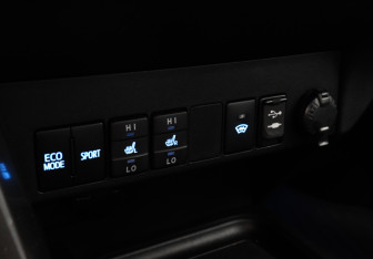 Подержанный автомобиль Toyota RAV4 2017 года (12 фото)