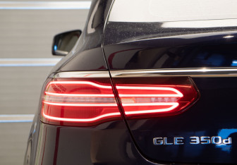 Подержанный автомобиль Mercedes-Benz GLE 2018 года (35 фото)