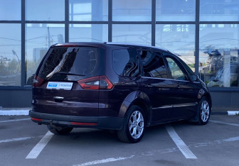 Подержанный автомобиль Ford Galaxy 2012 года (5 фото)