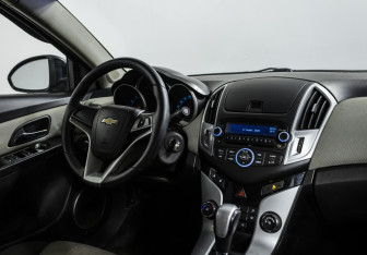 Подержанный автомобиль Chevrolet Cruze Sedan 2013 года (9 фото)