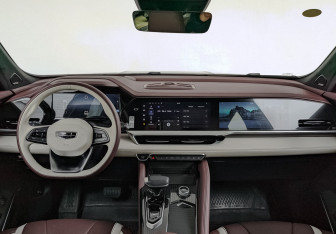 Подержанный автомобиль Geely Monjaro 2024 года (14 фото)