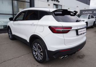 Подержанный автомобиль Geely Coolray 2021 года (7 фото)
